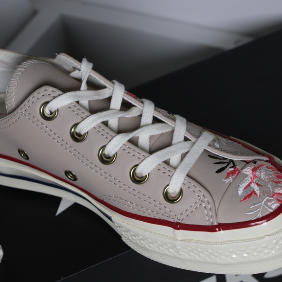 Converse Flowers / Tan Leather All Star Low Tops - Picture 7 of 7